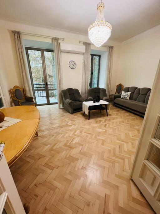 Spacious 2 Bedrooms In The Center Of Jerevan Eksteriør bilde